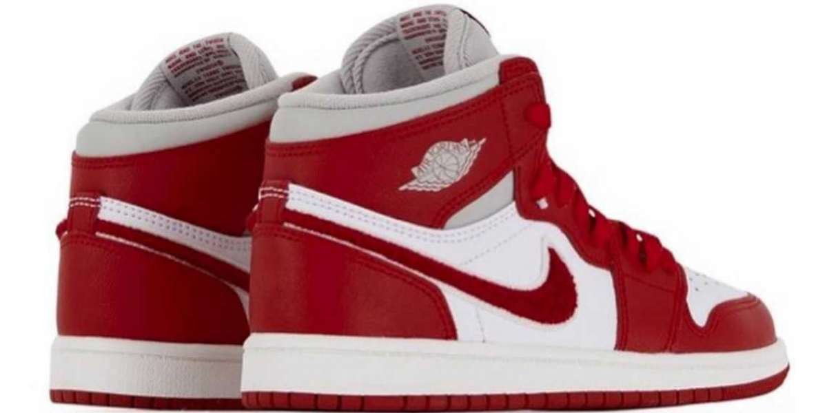 Air Jordan 1 Retro High OG Light Iron Ore/Varsity Red/Sail will be released on February 4, 2022